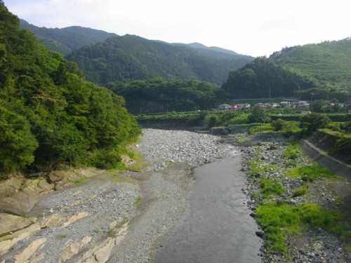 大野山下山道酒匂川 (1) (500x375).jpg