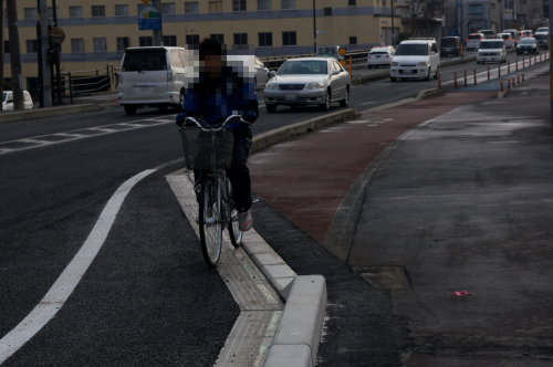 舘坂橋自転車通行帯での逆走自転車 盛岡自転車事情 楽天ブログ