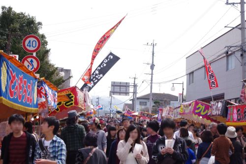 イベント中の市.jpg