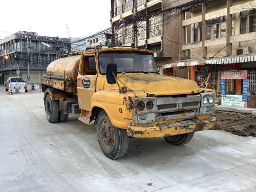 タイ まだまだ走ってるレトロな車 クロボンの タイ散歩 楽天ブログ