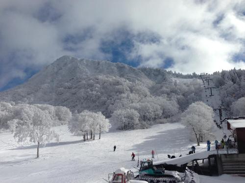 三宝荒神山 パラ.JPG