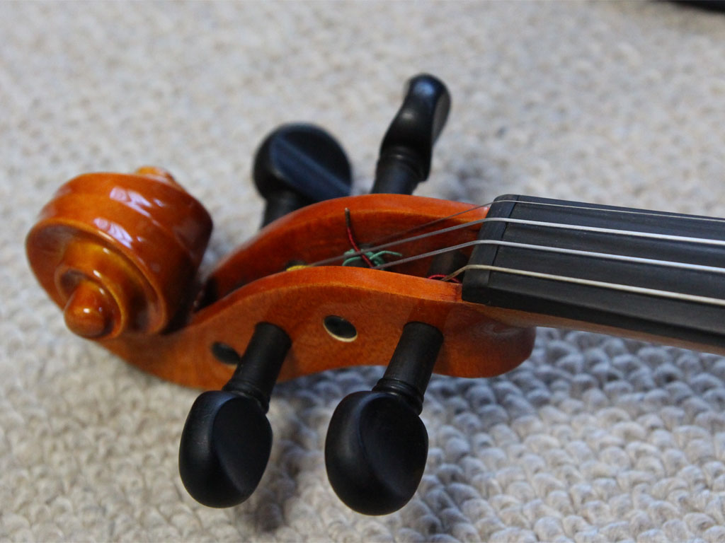バイオリンの糸巻き