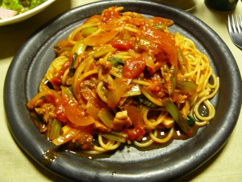 P1720521 (640x480)140120夕食　トマトソース(オイルサーディン)のスパゲティ.jpg