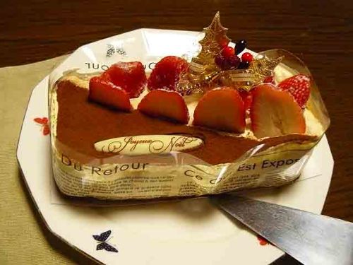 P1630136（640ｘ480）中食・今年のクリスマスケーキ.jpg