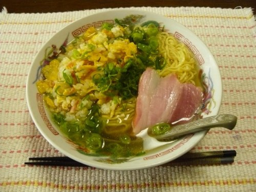 P1760161 (640x480)140616昼食　卵炒飯を載せた塩ラーメン.jpg