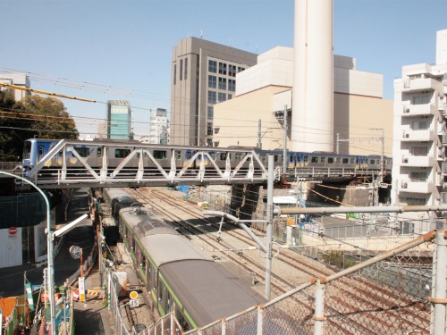 Bridge between Shibuya and Daikanyama crossing Yamanote and Saikyo Lines