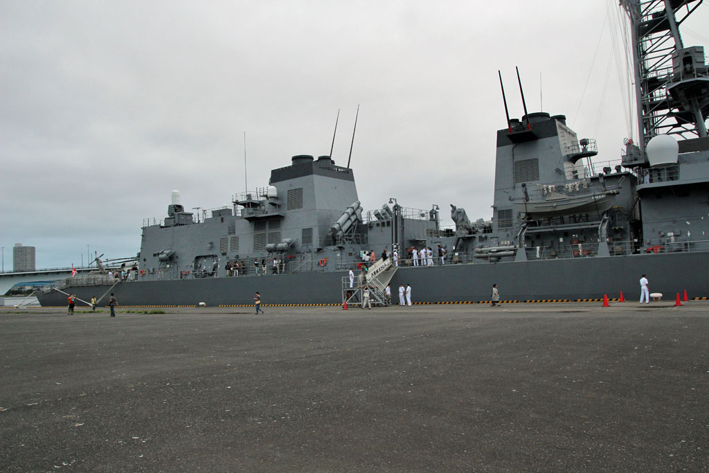 護衛艦まきなみ