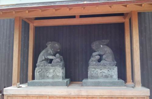 20151101調神社10　狛兎.jpg