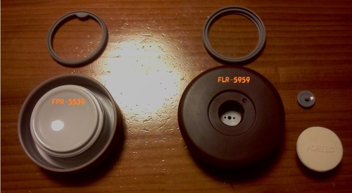 ランチポット蓋パッキン全部外したところ