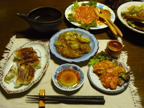 P1750214 (640x480)140503夕食　全景　焼き餃子と｢不老泉｣と.jpg