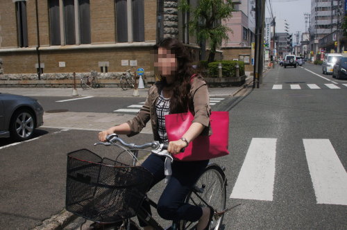 標識 青に歩行者と自転車で時間帯