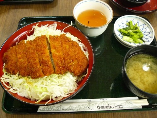 P1760516 (640x480)140703昼食　駒ヶ岳ＳＡで、ソースかつ丼.jpg