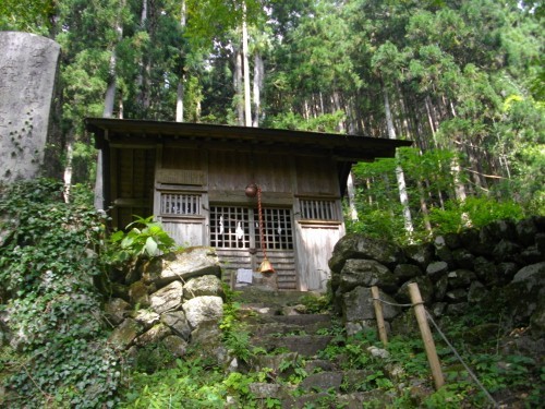 生藤山軍荼利神社 (2) (500x375).jpg