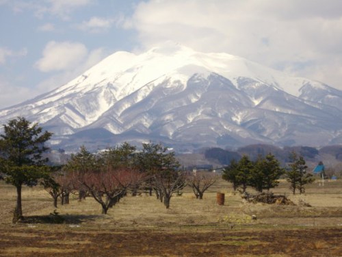 土堂から岩木山600x450.JPG