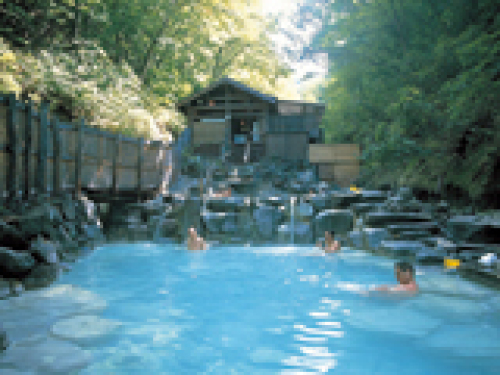 蔵王温泉大露天風呂.jpg