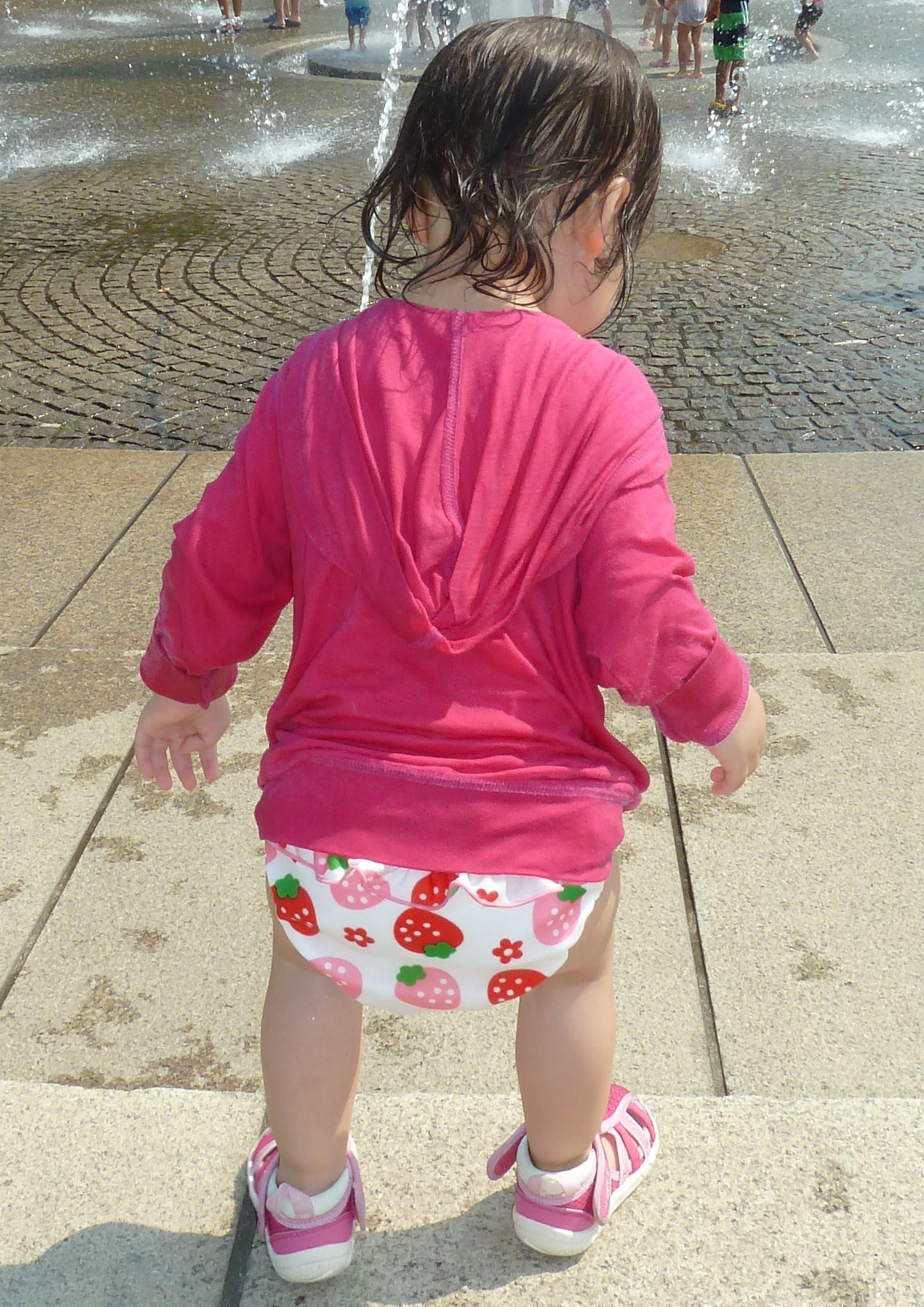 女児 水遊び パンツ一丁 三歳児とひらがなと強欲。/ パンツ一丁水遊びなイギリスぅ ...