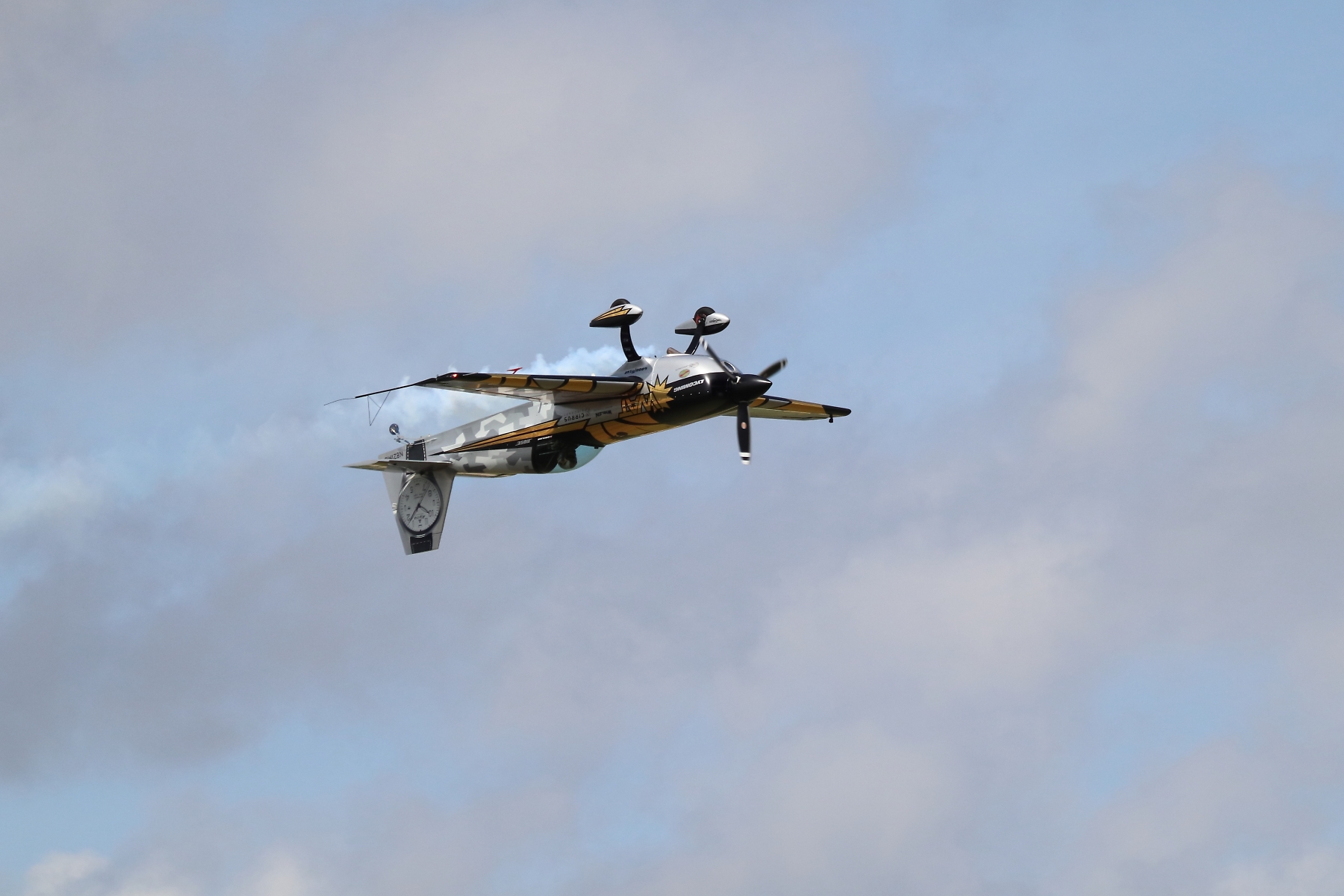 アンドリューズ航空ショー2019 Day1(Fri) ~マイケル・グーリアン Extra330SC & Shockwave Jet Truck