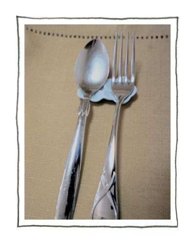 白い食器のお店M’home style プルメリアの箸置き