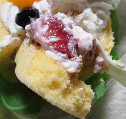 あまおう苺トッピング クリスマスツリーロール3.jpg