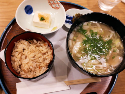 茅乃舎　汁や　東京駅店（グランスタ丸の内）　九州の豚汁セット