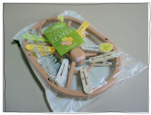 100円ショップ　セリア　ミニハンガー