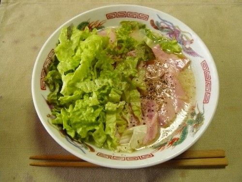 P1720790 (640x480)140202昼食　ベーコンとレタスの袋麺.jpg