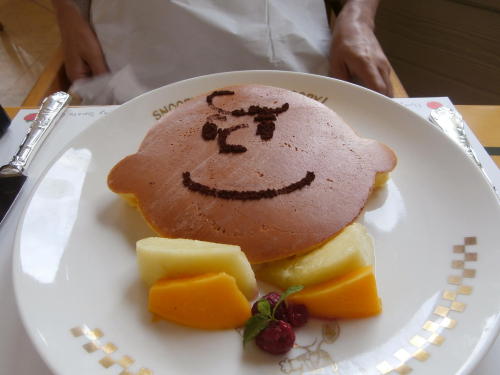 フライングトマトカフェ　チャーリー・ブラウンのパンケーキ.JPG