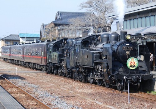 2014_3_29_真岡鉄道SL運行20周年記念重連運転_七井駅_02.jpg