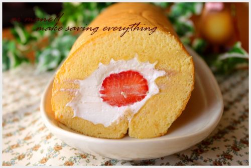 苺のロールケーキ.jpg