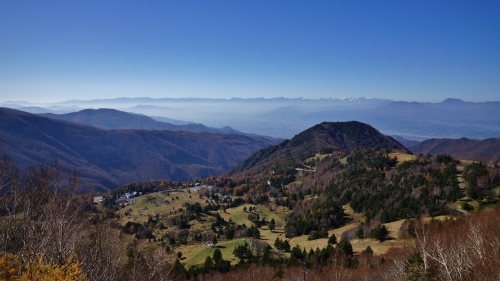 山田牧場からアルプス秋晴れ全体２０１４，１０，２９ (1500x844).jpg