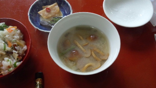 むくの木　キノコの味噌汁.jpg