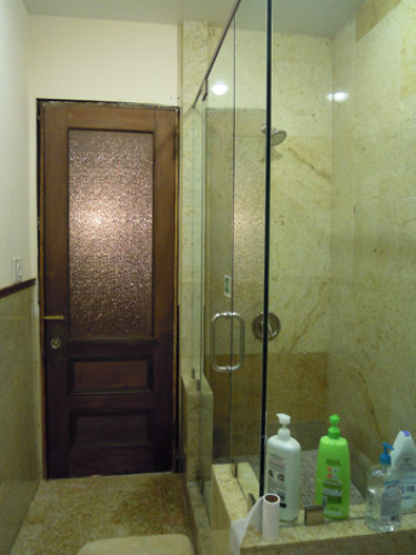 007_LeffertsGardenBB_NYC_bathroom1.jpg