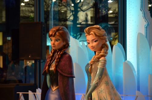 Elsa And Anna 4.jpg