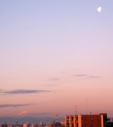 富士と月(V.2012_03_06__10_50_27).jpg