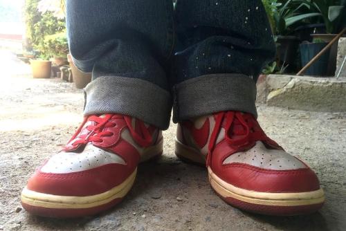 NIKE DUNK HI QK (VNTG) NEUTRAL GREY×VARSITY RED 318544-061 & 備中倉敷工房 ETERNAL ﾘﾒｲｸﾊﾟﾝﾂ 54626.jpg