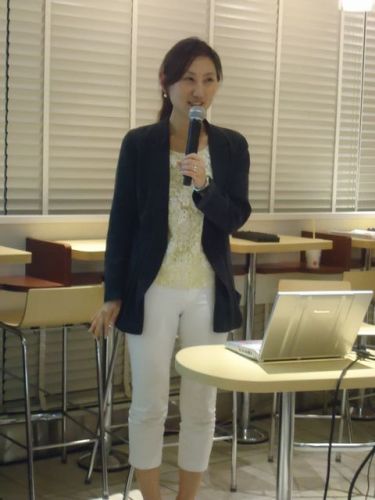 マクドナルド02(広報の山本さん).JPG
