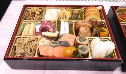 創業40余年の老舗割烹料亭監修和風おせち二段重