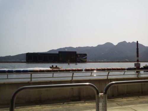 ボートレース宮島（ペアボートスタンド前）