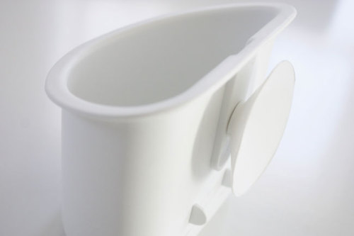 吸盤さえも真っ白なオムニポッシュのマルチホルダー　WAGAYA　（わがや）　グラス・水筒洗いのロングスポンジの収納　見た目も美しく使いやすい収納　キッチンシンクのインテリア・雑貨.jpg