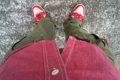 FOB FACTORY F0294  BIG POCKET CARGO PANTS & DUNK HI QK (VNTG) NEUTRAL GREY×VARSITY RED 318544-061 & HEAD LIGHT HD34499.jpg