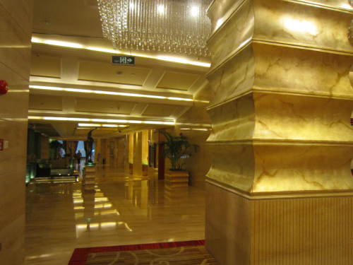 ラディソンブルホテル上海ニューワールド（ホテルロビー）
