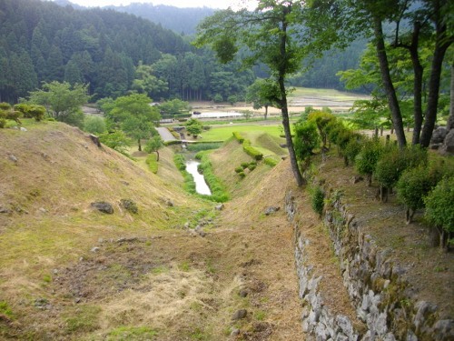 一乗谷城湯殿跡庭園 (2) (500x375).jpg