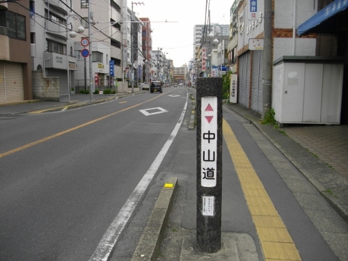 中仙道上尾宿旧街道 (500x375).jpg