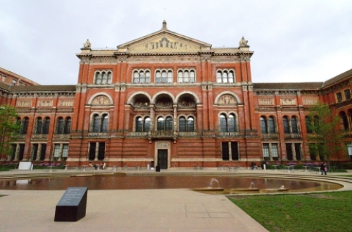 pict-V&A 2.jpg