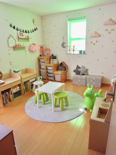 Ikeaのキッズテーブルを子供部屋に置いたよー すっきりでナチュラルなおうちライフ 楽天ブログ