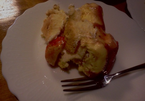 拡大しても盛り付けがイマイチなフルーツケーキ