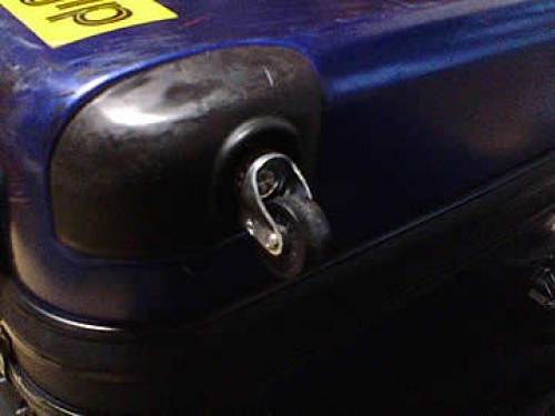 suitcase-repair04.jpg