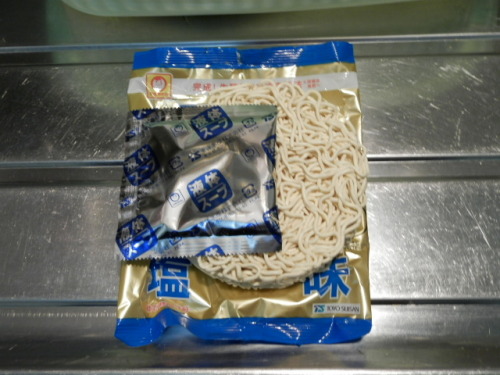 マルちゃん正麺塩２03.JPG