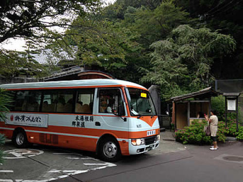 hakone-onsenbus.jpg