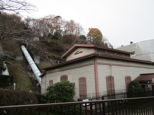 電気百年館